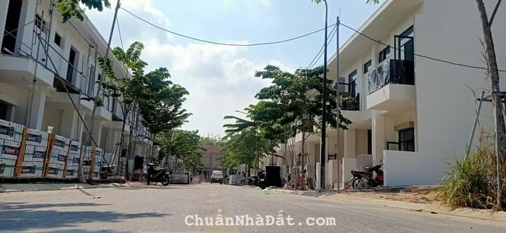 HOTTTT
1 SIÊU PHẨM ĐẤT NỀN SỔ ĐỎ SẮP RA MẮT
VỊ trí độc tôn: Ngay Trung Tâm TPM-Bình Dương
Phương th