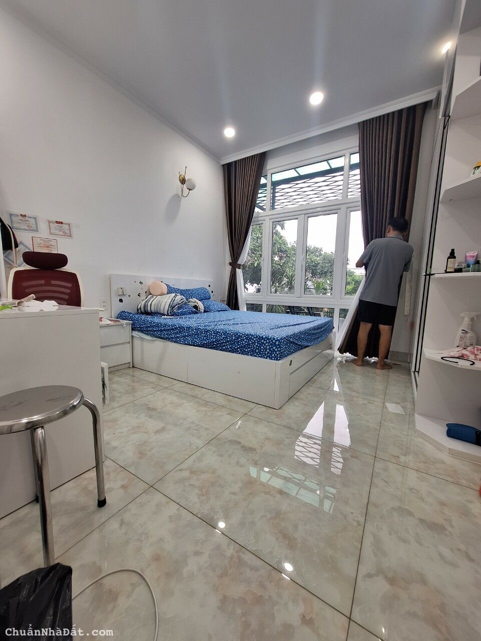 Nhà mặt tiền đường tự do hiệp phú DT 90m, 3 tầng khu vip