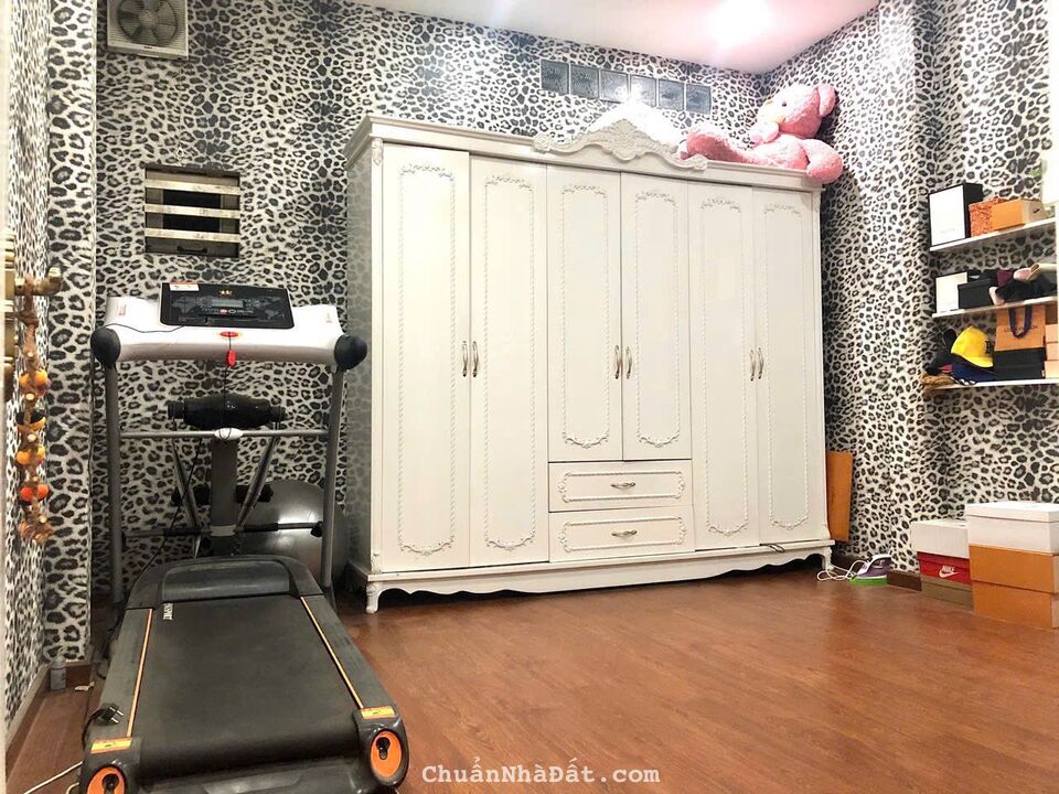 Nhà HXH đường 882 phú hữu diện tích 65m, 3 tầng giá tốt