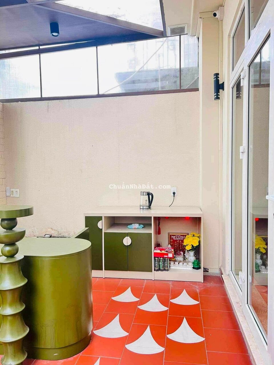 SANG SPA THẢO ĐIỀN QUẬN 2, 330M2, GIÁ THUÊ: 62 TRIỆU SANG SPA THẢO ĐIỀN QUẬN 2, 330M2, GIÁ THUÊ: 62 TRIỆU