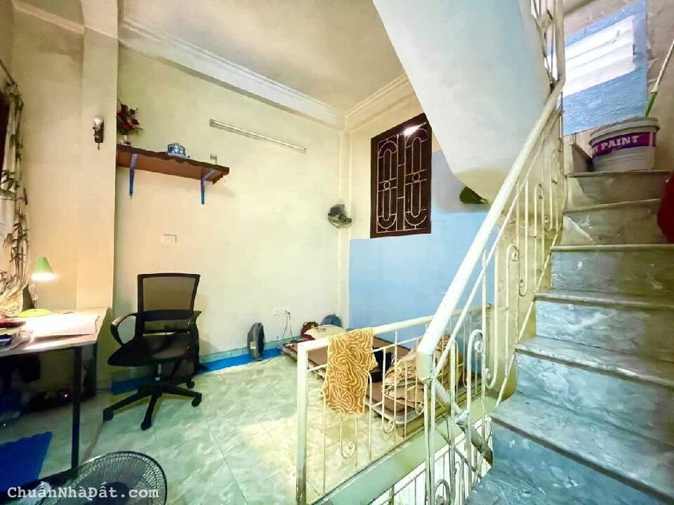 Nhà Phố Bạch Mai , DT 18M2 , 3 Tầng 2,05 Tỷ . Cách Phố 15M