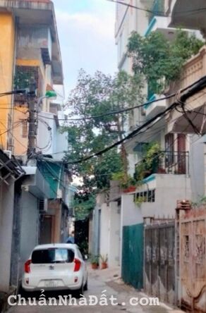 Nhà phân lô 35m * 5 tầng , Ô tô đỗ cửa ngay sát phố trung tâm Hai Bà Trưng