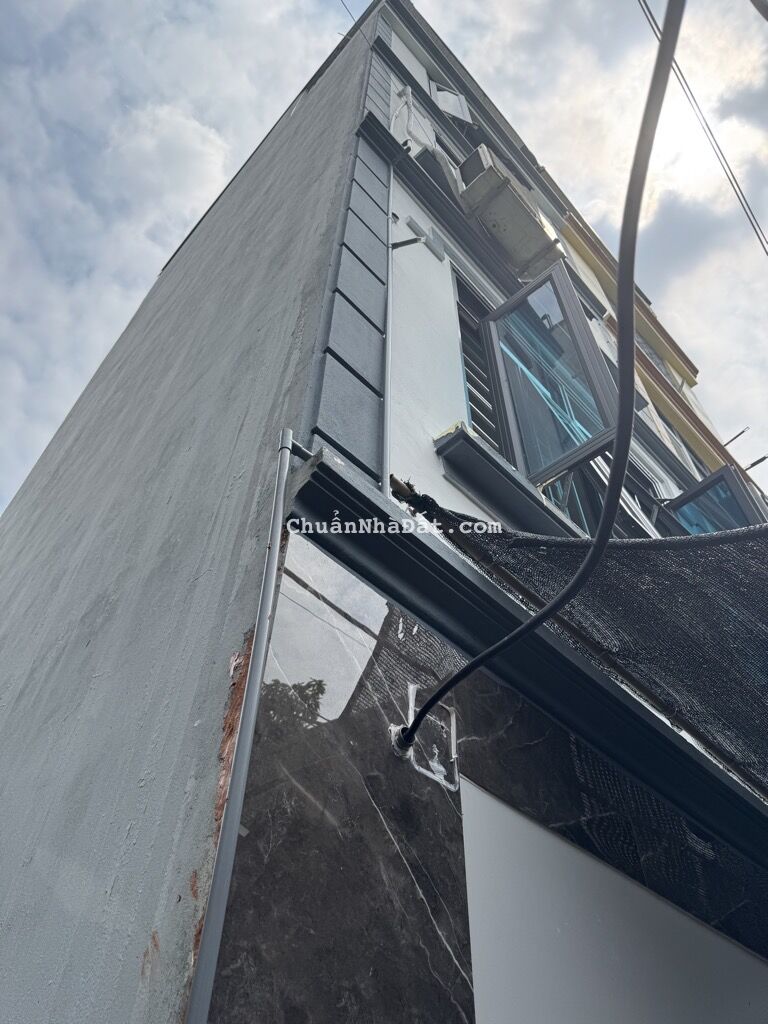 Bán nhà 5 tầng 3 ngủ phố Lĩnh Nam , ngõ thoáng MT rộng 2.63 tỷ