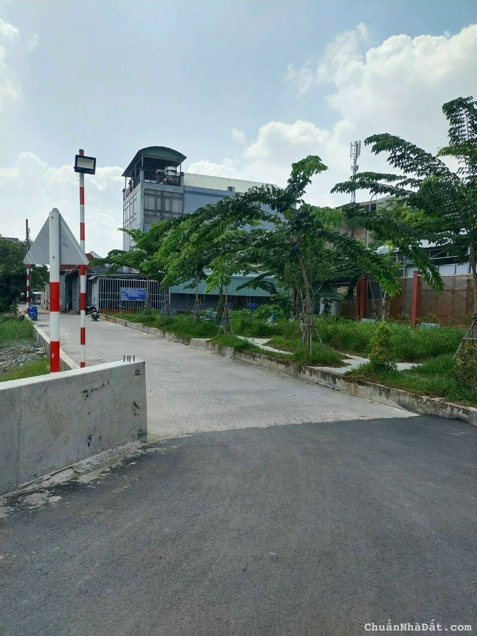 Tài chính 1 tỷ 950 là sở hữu lô đất 80m2 ngay đường An Phú Đông , gần trường tiểu học Võ Thị Thừa 