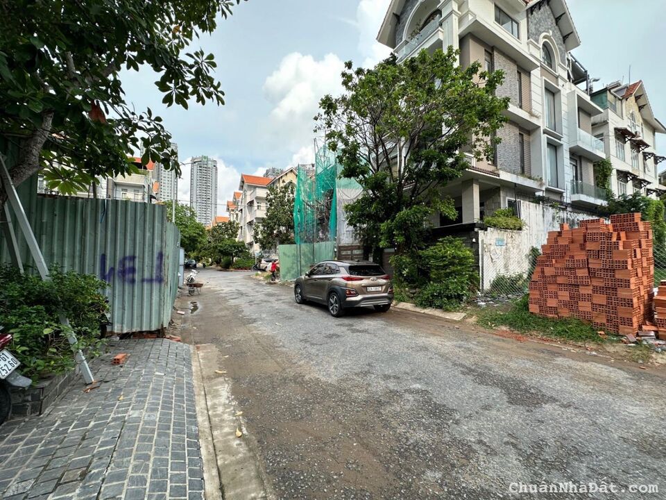 Bán gấp lô đất 80m2 hẻm 6m Trần Trọng Cung quận 7. Gần khu dân cư Nam Long, giá 2tỷ450 , sổ sẵn 