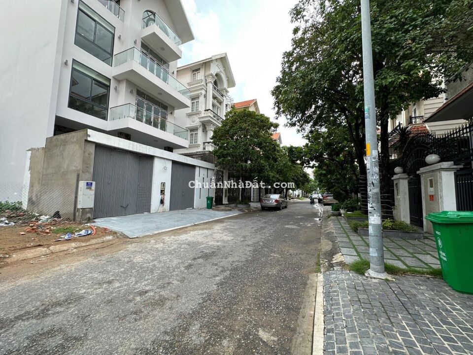 Bán gấp lô đất 80m2 hẻm 6m Trần Trọng Cung quận 7. Gần khu dân cư Nam Long, giá 2tỷ450 , sổ sẵn 