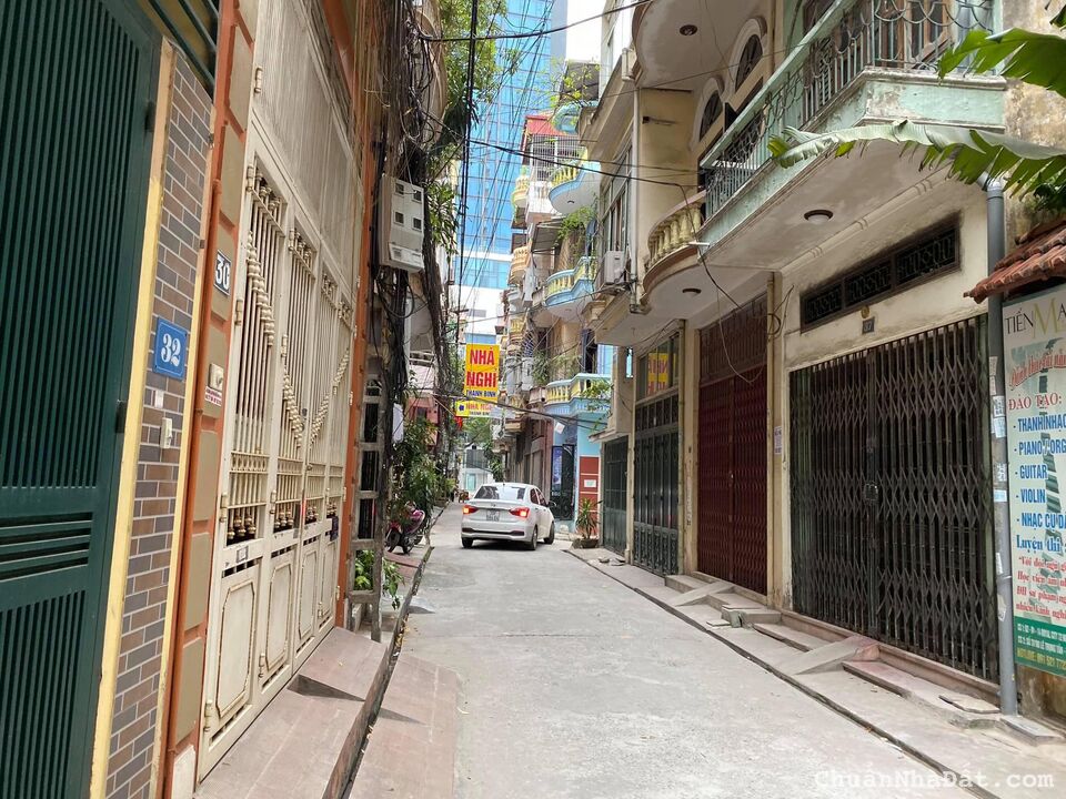 Ô TÔ 16 CHỖ ĐỖ CỔNG - NGÕ THÔNG - NHÀ ĐẸP LONG LANH - CHỦ THIỆN CHÍ - SỔ VUÔNG  - MẶT TIỀN RỘNG - V