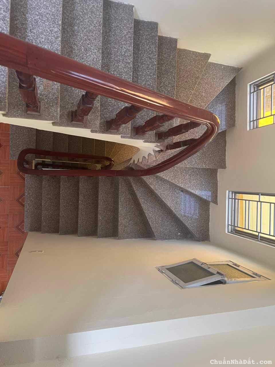 Nhà phố Nguyễn Thái Học, Hà Đông, dt 50m, 3 tầng giá  6 tỷ