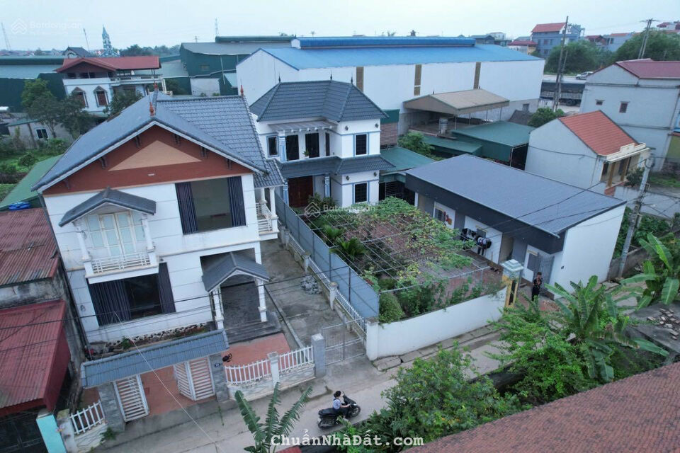 Cần tiền bán gấp trong 5 ngày, biệt thự nằm trên 300m2 đất Hồng Vân Thường Tín gần sát Vành Đai 4