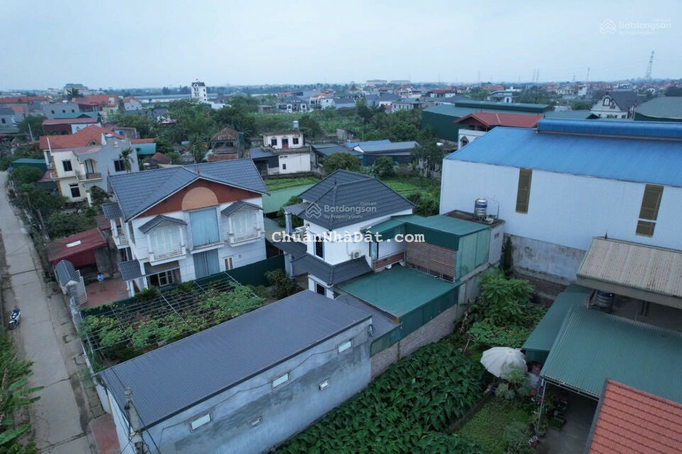 Cần tiền bán gấp trong 5 ngày, biệt thự nằm trên 300m2 đất Hồng Vân Thường Tín gần sát Vành Đai 4