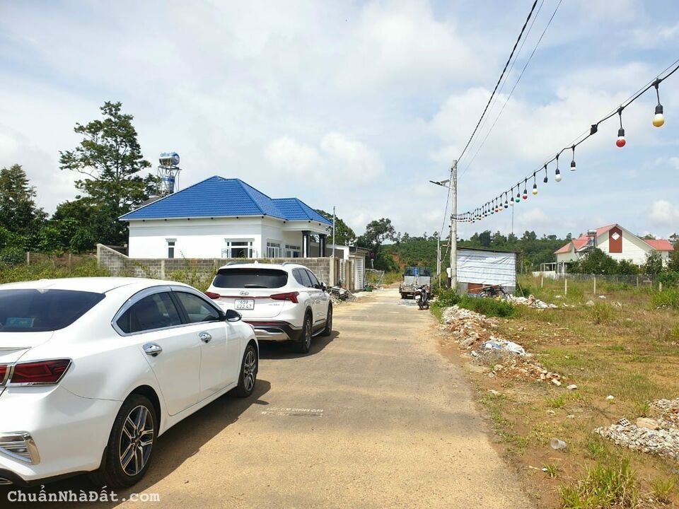 - Bán nền Biệt Thự  hẻm 18 đường Triệu Quang Phục - thông ra Đường Tránh.