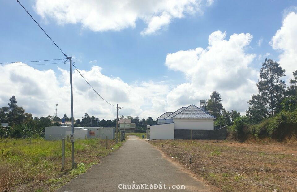 - Bán nền Biệt Thự  hẻm 18 đường Triệu Quang Phục - thông ra Đường Tránh.