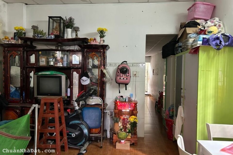 Bán nhà C4, hẻm xe hơi né nhau, DT 116m2 nở hậu, chỉ 53tr/m2, Linh trung, Thủ Đức.