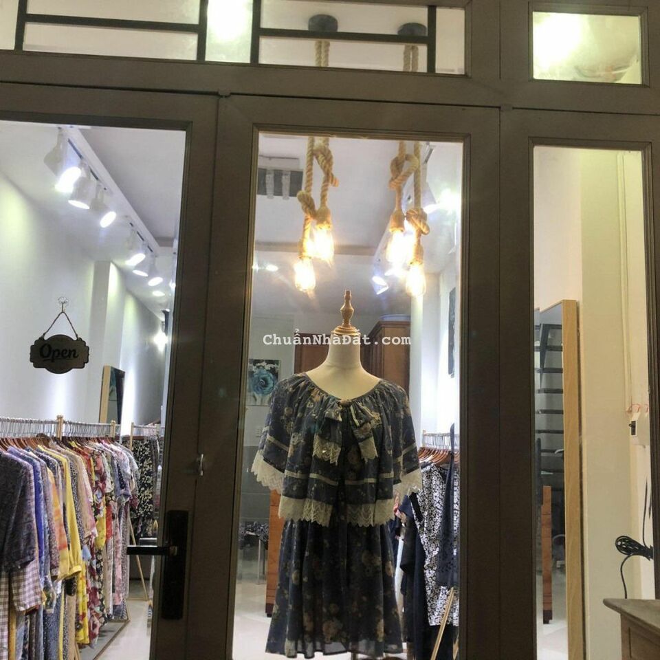 Nhà mặt tiền KD 2 tầng giá hạt dẻ cách Vincom Thủ Đức 1km 2.9x tỷ Nhà mặt tiền KD 2 tầng giá hạt dẻ cách Vincom Thủ Đức 1km 2.9x tỷ