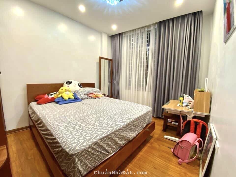 Bán nhà riêng ngõ 33 Hào Nam 32,5m2 4T Ô Tô Gần Phố Giá 5,3 Tỷ Bán nhà riêng ngõ 33 Hào Nam 32,5m2 4T Ô Tô Gần Phố Giá 5,3 Tỷ