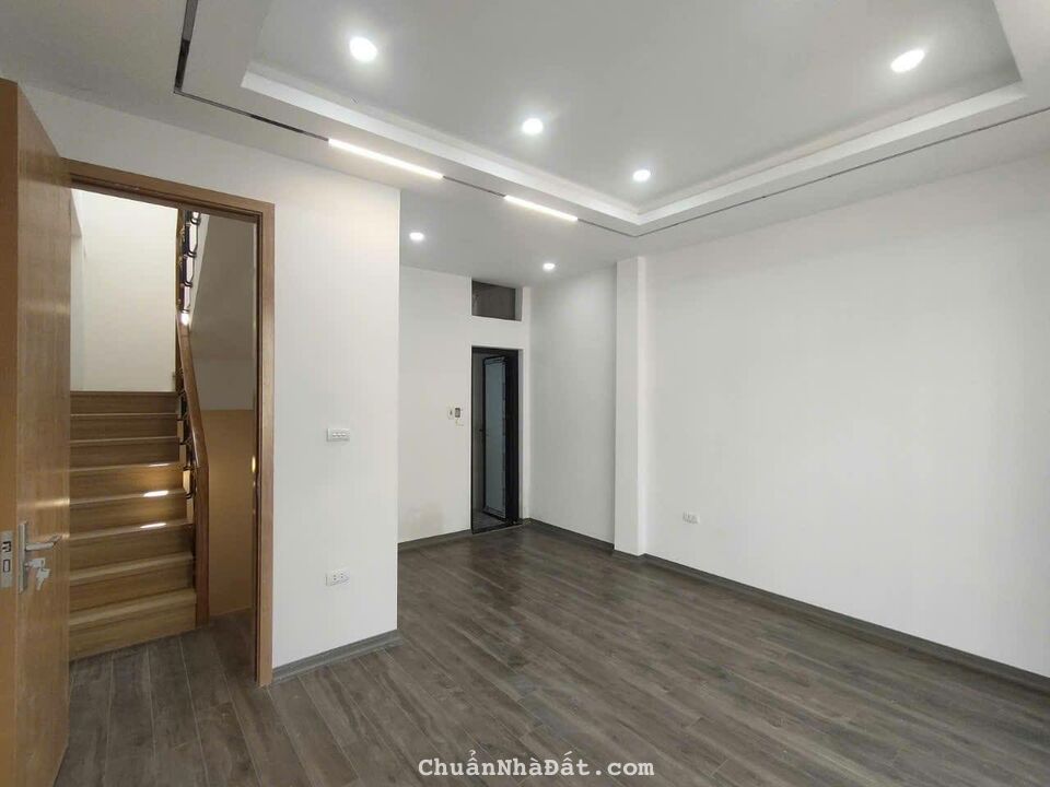 Bán Nhà Đẹp Phân Lô Gần Ô Tô Phố Lê Trọng Tấn 35m2, MT 4,5m Giá Chỉ 6.x Tỷ Bán Nhà Đẹp Phân Lô Gần Ô Tô Phố Lê Trọng Tấn 35m2, MT 4,5m Giá Chỉ 6.x Tỷ