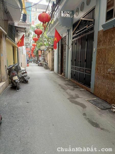 Bán nhà riêng ngõ 10 Tôn Thất Tùng 50m2, MT 4,5m Ô Tô Giá Chỉ 5,6 Tỷ