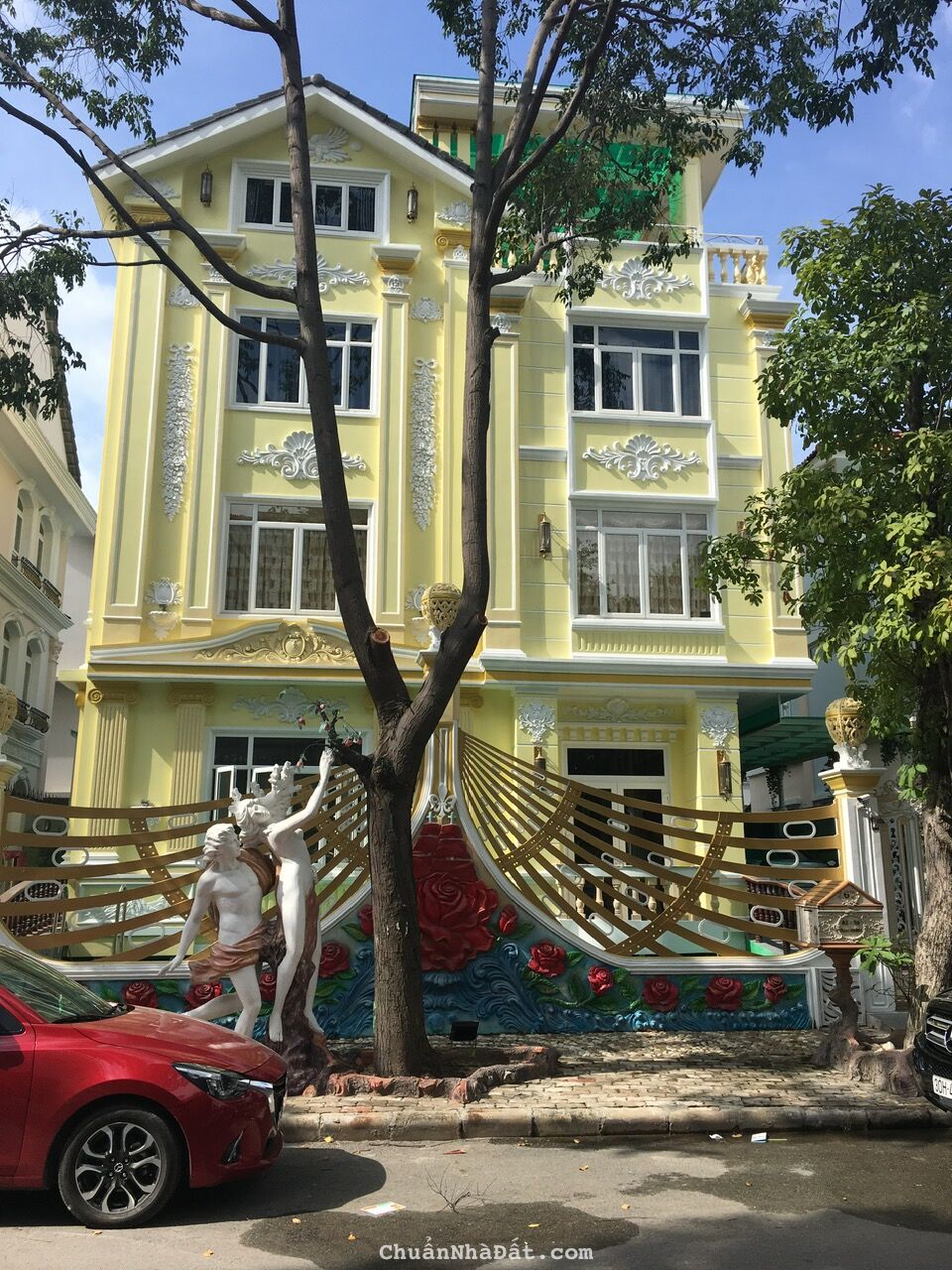 Bán Villa đơn lập Phạm Thái Bường Quận 7, DT: 20x22m, Hầm, Trệt, 3 lầu, hồ bơi,Giá:  115 tỷ TL