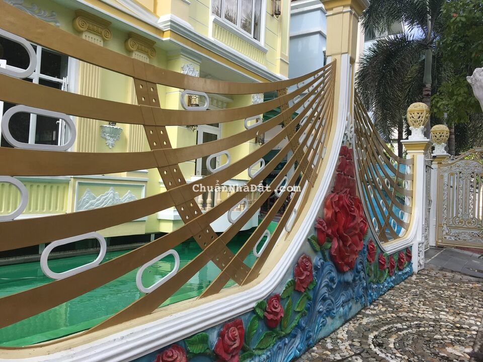 Bán Villa đơn lập Phạm Thái Bường Quận 7, DT: 20x22m, Hầm, Trệt, 3 lầu, hồ bơi,Giá:  115 tỷ TL