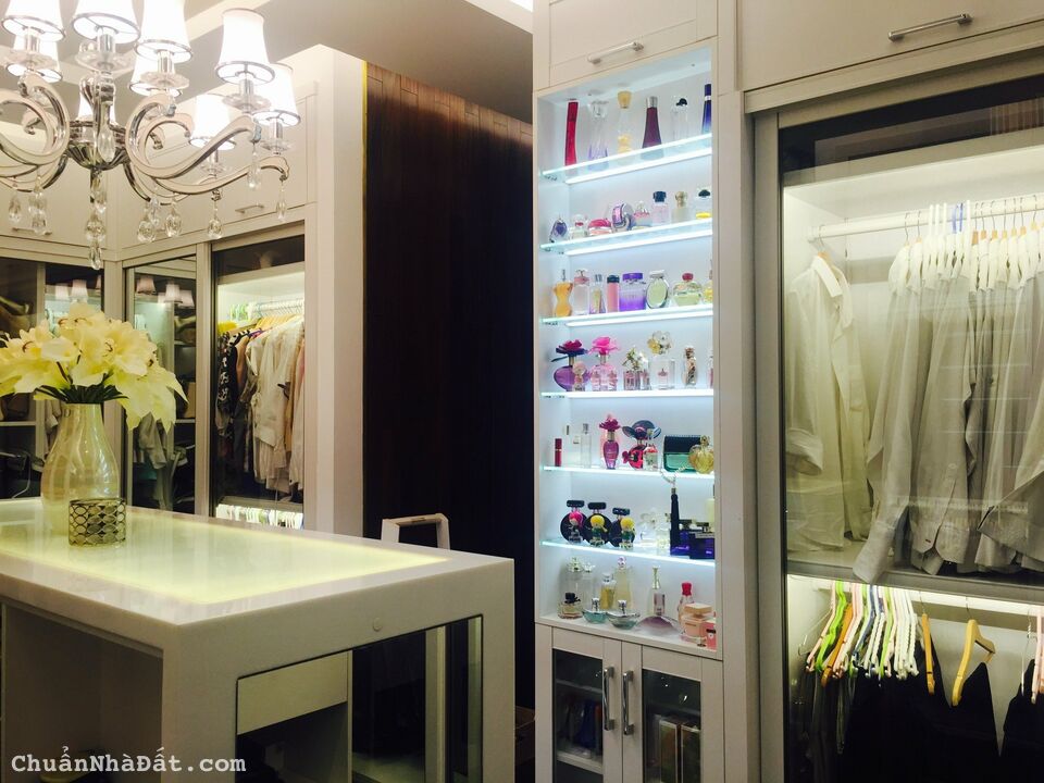 Bán biệt thự cao cấp khu Kiều Đàm Quận 7, DT: 14.4x24.5m, 3 lầu, CN: 338.5m2, giá: 65 tỷ