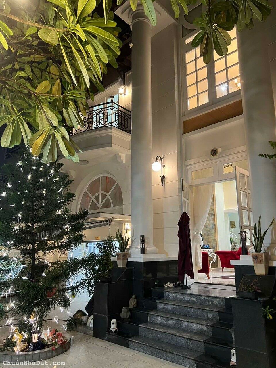 Bán biệt thự LK8-2 Bát Nàn P Bình Trưng Tây Quận 2, DT: 22x15m, 3 tầng, giá: 40 tỷ TL