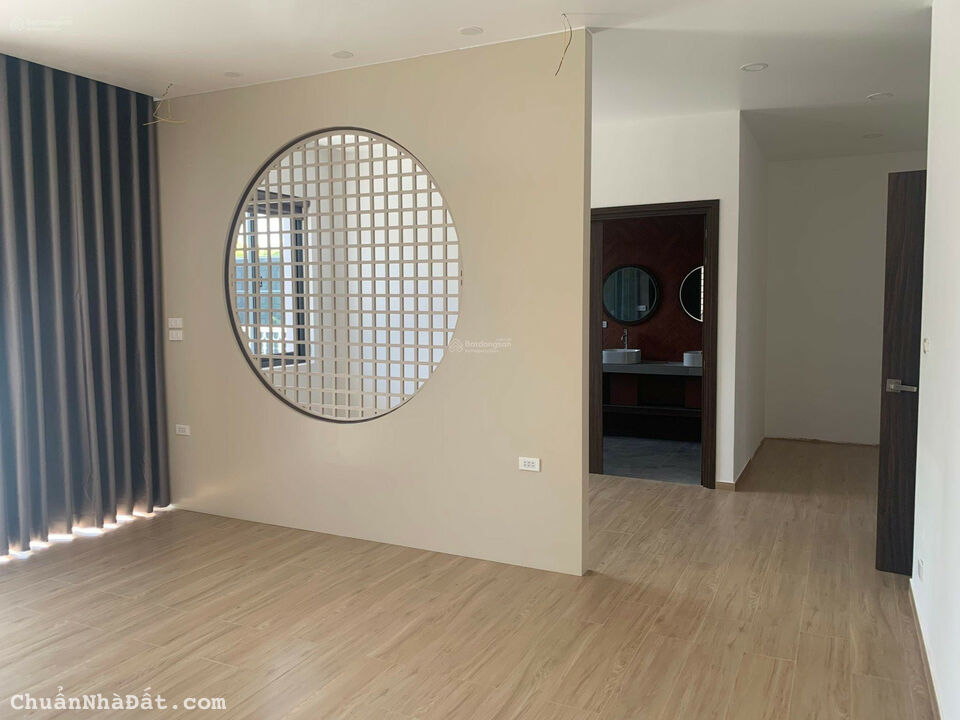 Bán biệt thự đơn lập Dự án Victoria Village Quận 2, DT: 15x18m, 3 lầu + ST, giá: 80 tỷ TL