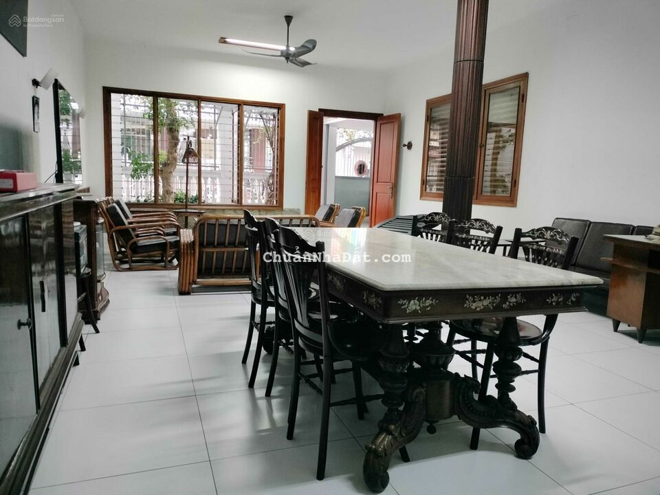 Bán biệt thự Lý Văn Phức Quận 1, DT: 10x24m, 4 lầu + hồ bơi, giá: 125 tỷ TL