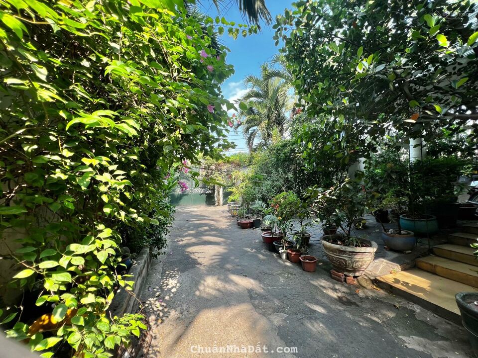 Bán biệt thự đường Trương Phước Phan Q Bình Tân, DT: 18x120m2, giá: 158 tỷ Thương lượng