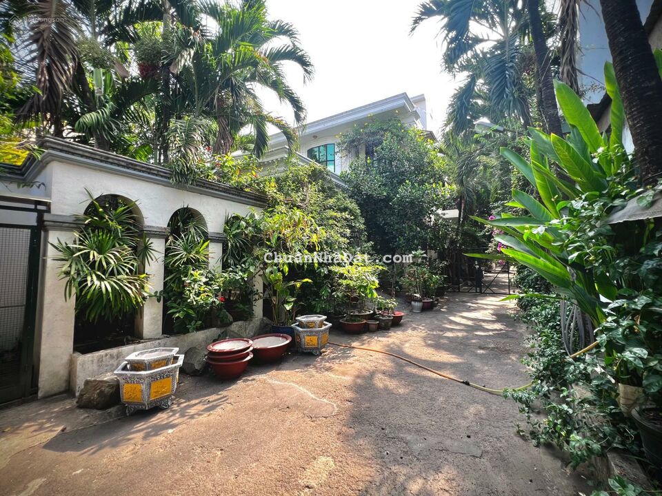 Bán biệt thự đường Trương Phước Phan Q Bình Tân, DT: 18x120m2, giá: 158 tỷ Thương lượng