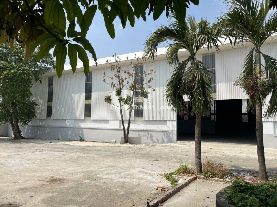 Cho thuê nhà xưỡng đường Dương Công Khi H Hpcs Môn, DT: 47x152m2, Giá : 250tr thương lượng Cho thuê nhà xưỡng đường Dương Công Khi H Hpcs Môn, DT: 47x152m2, Giá : 250tr thương lượng