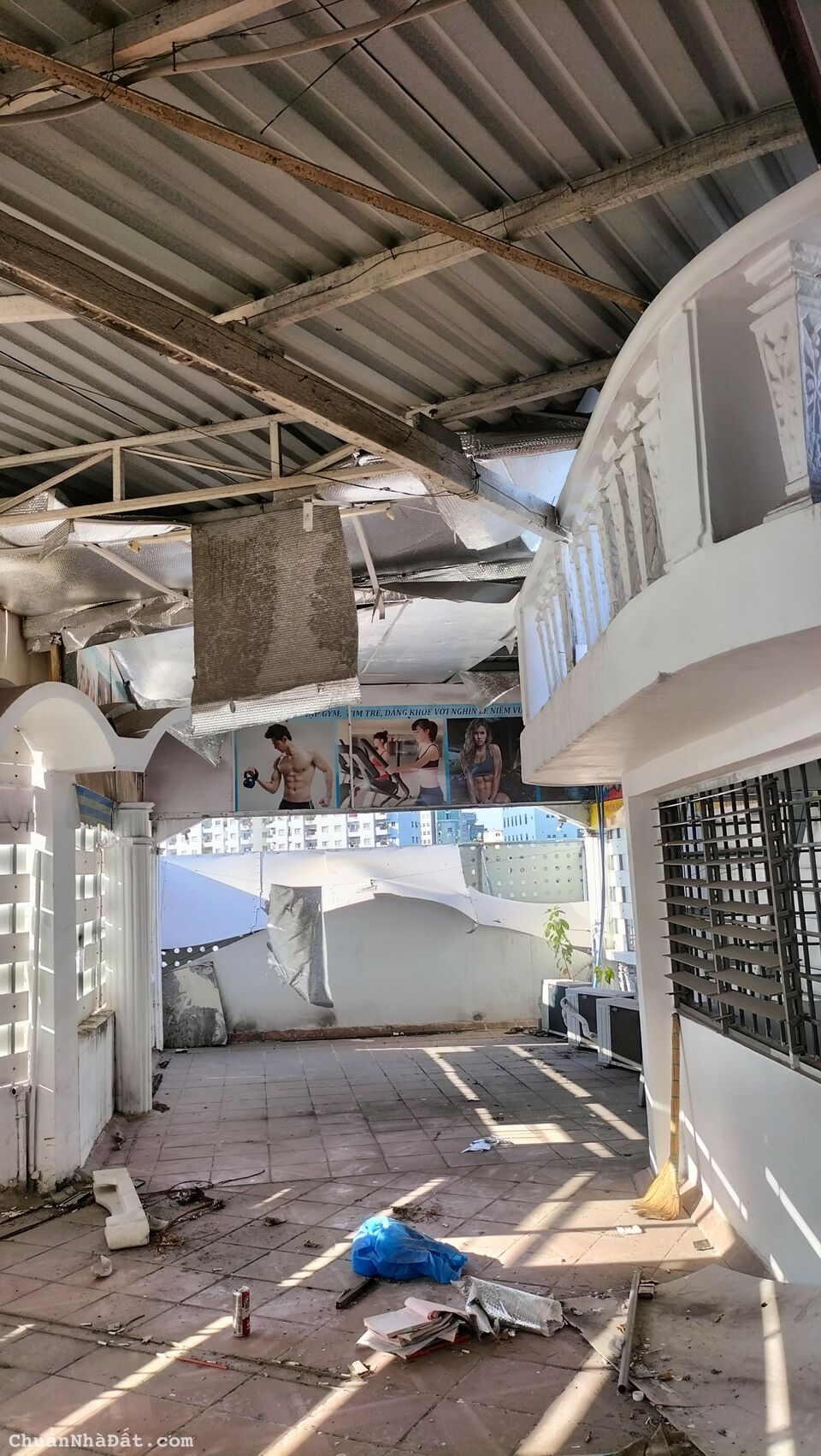 Nhà mặt tiền 115 Nguyễn Cư Trinh Quận 1, DT: 5x20m, nở hậu: 9m, 5 lầu + sân thượng + TM