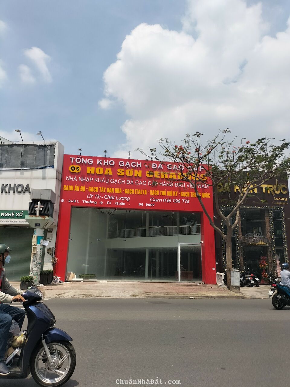 Bán nhà 249 Lý Thường Kiệt Quận 11, DT: 12x20m, 2 lầu, giá: 120 tỷ thương lượng