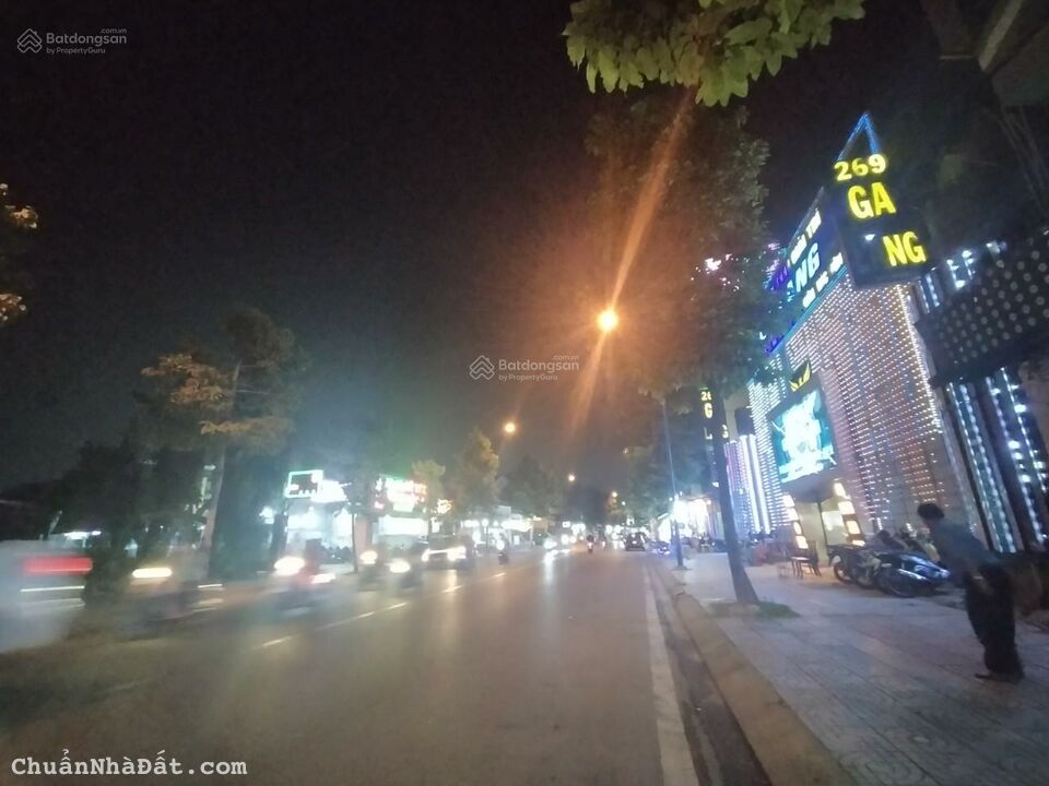 Bán nhà mặt tiền Lê Thị Hà Huyện Hóc Môn,DT: 23x78m, DTCN: 1723m2 thổ cư, giá; 160 tỷ TL Bán nhà mặt tiền Lê Thị Hà Huyện Hóc Môn,DT: 23x78m, DTCN: 1723m2 thổ cư, giá; 160 tỷ TL