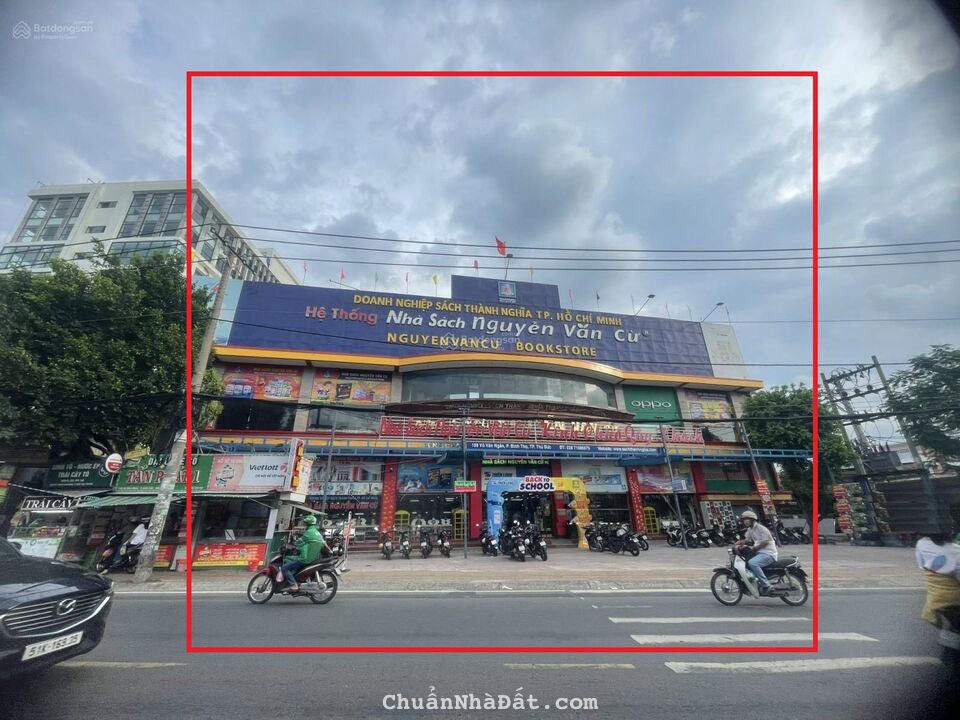 Bán nhà mặt tiền 188 Võ Văn Ngân, Thủ Đức. DT 40x45m=1800m2, 2 lầu. Giá 220 tỷ