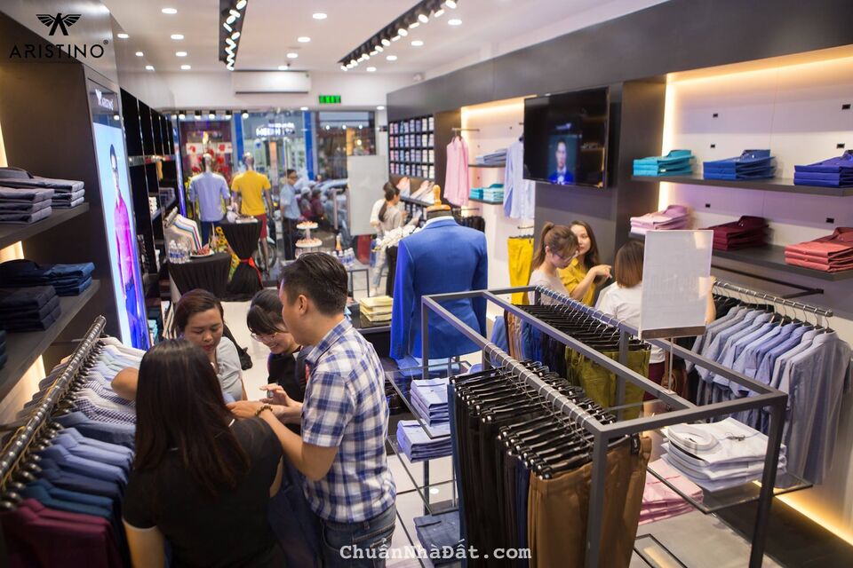 Cho thuê nhà mặt tiền 400 Hai Bà Trưng Quận 1.  DT; 4.5x21m, 5 lầu, giá:178tr TL