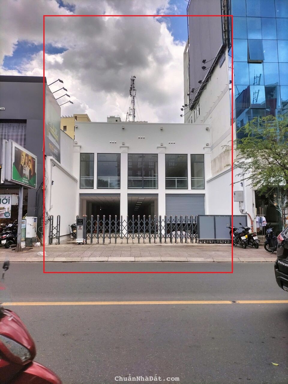 Cho thuê nhà mặt tiền 187A Hai Bà Trưng Quận 3, DT: 11.5x36m, KC: 2 lầu, giá: 560tr/ tháng