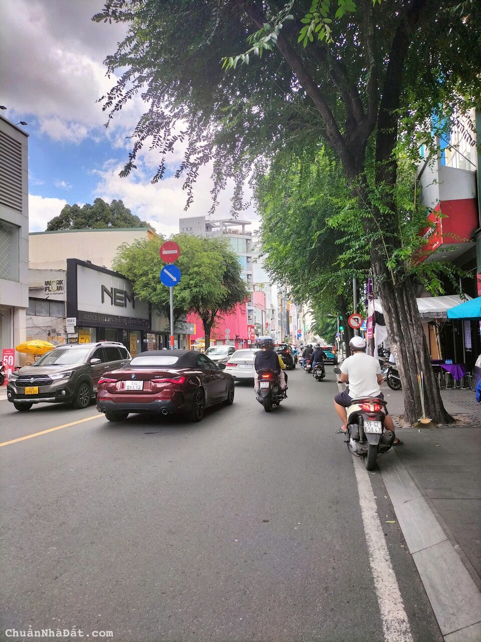 Cho thuê nhà mặt tiền 187A Hai Bà Trưng Quận 3, DT: 11.5x36m, KC: 2 lầu, giá: 560tr/ tháng