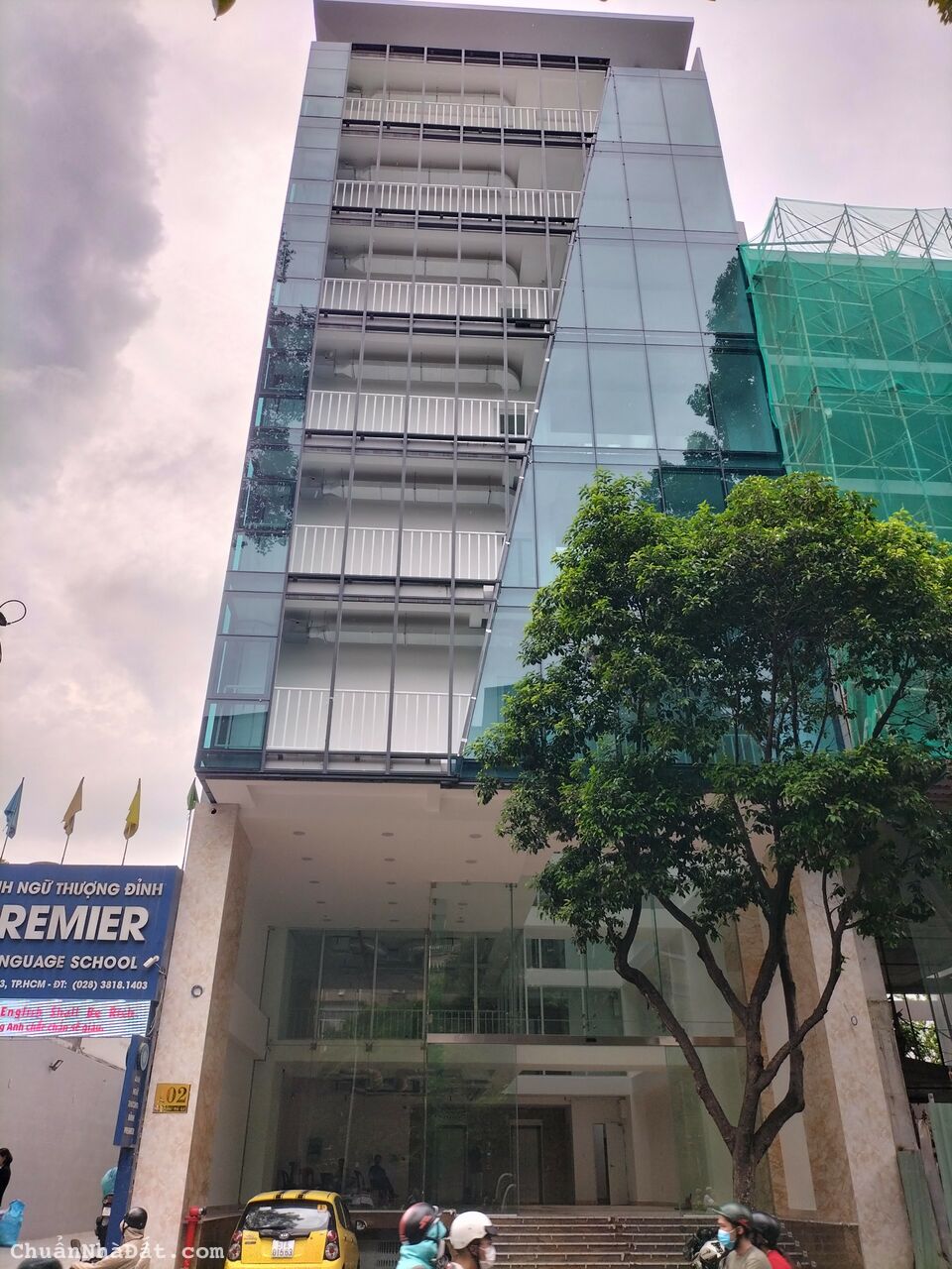 Cho thuê tòa nhà 102 Cao Thắng Quận 3, DT: 12x22m, Hầm + 9 lầu, giá: 550tr thương lượng