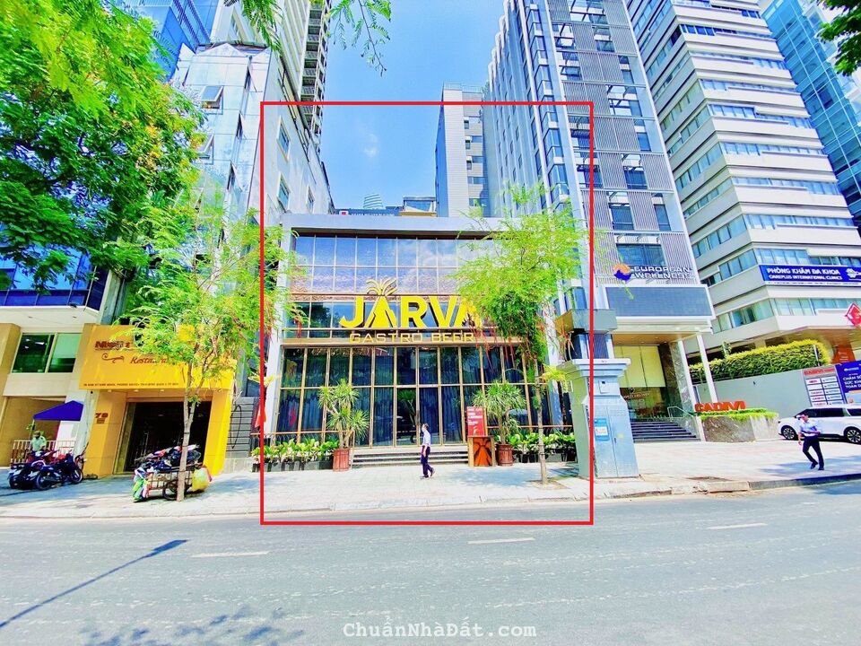 Cho thuê nhà 488-490 Cách Mạng Tháng 8 Quận 3, DT: 10x30m, nở hậu: 25m, 1000m2 sử dụng