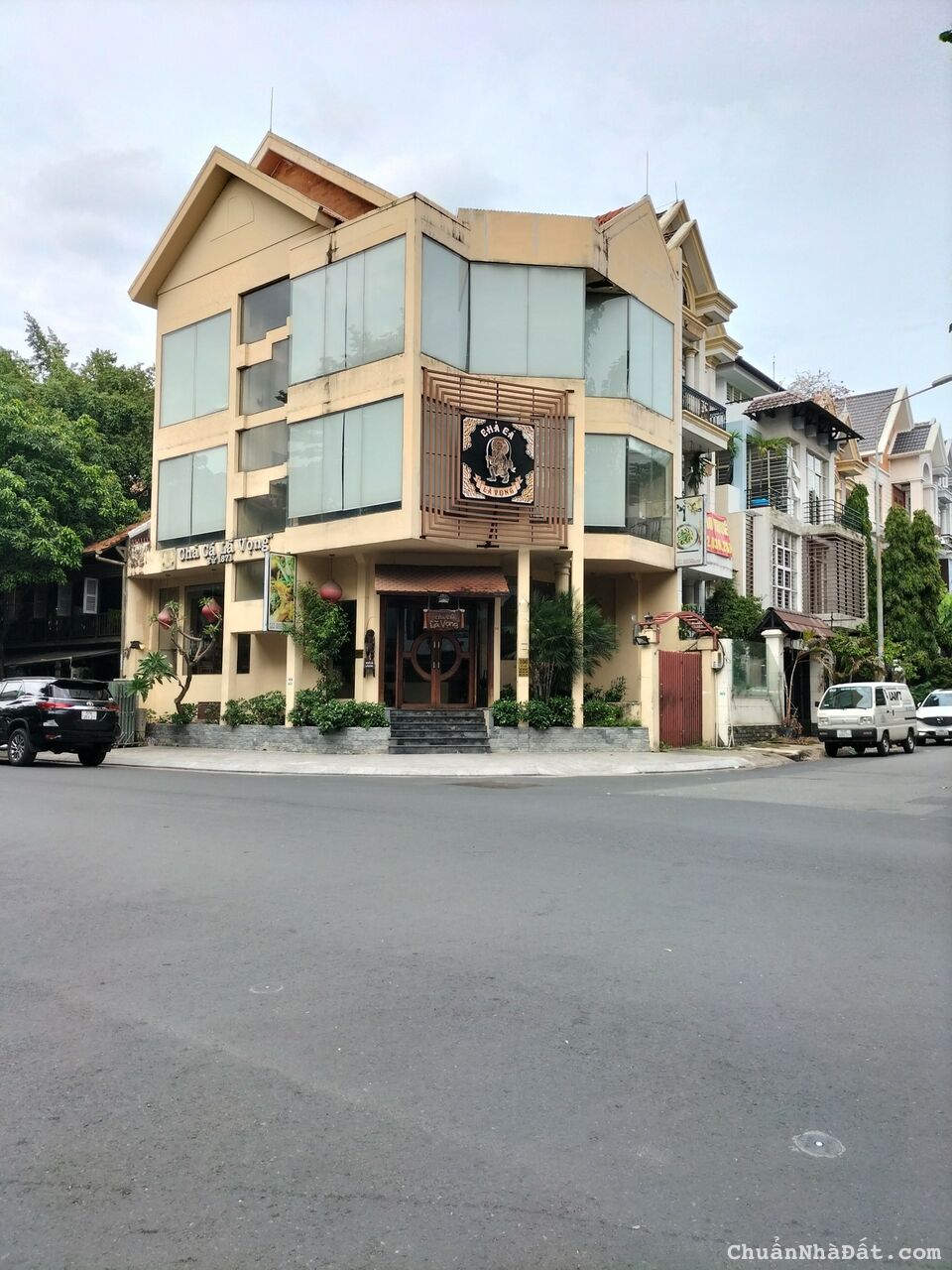 Cho thuê nhà 104 Cù Lao Phường 2 Quận Phú Nhuận, DT: 8x16m, Hầm + 4 lầu, giá: 70tr thương lượng