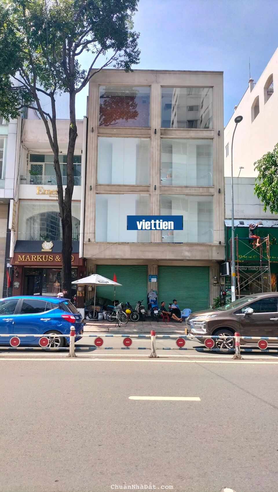 Cho thuê nhà mặt tiền số 287 - 289 Hoàng Diệu Quận 4, DT:8x18m, 4 lầu, Giá; 180tr TL