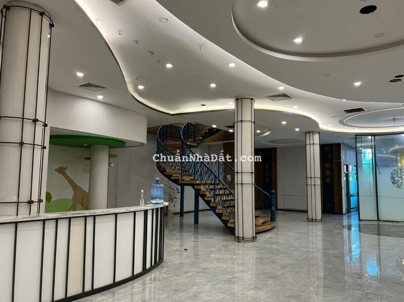 Cho thuê nhà 46 Kinh Dương Vương Quận 6, DT: 14x42m, trệt + 1 lầu, giá: 170tr thương lượng