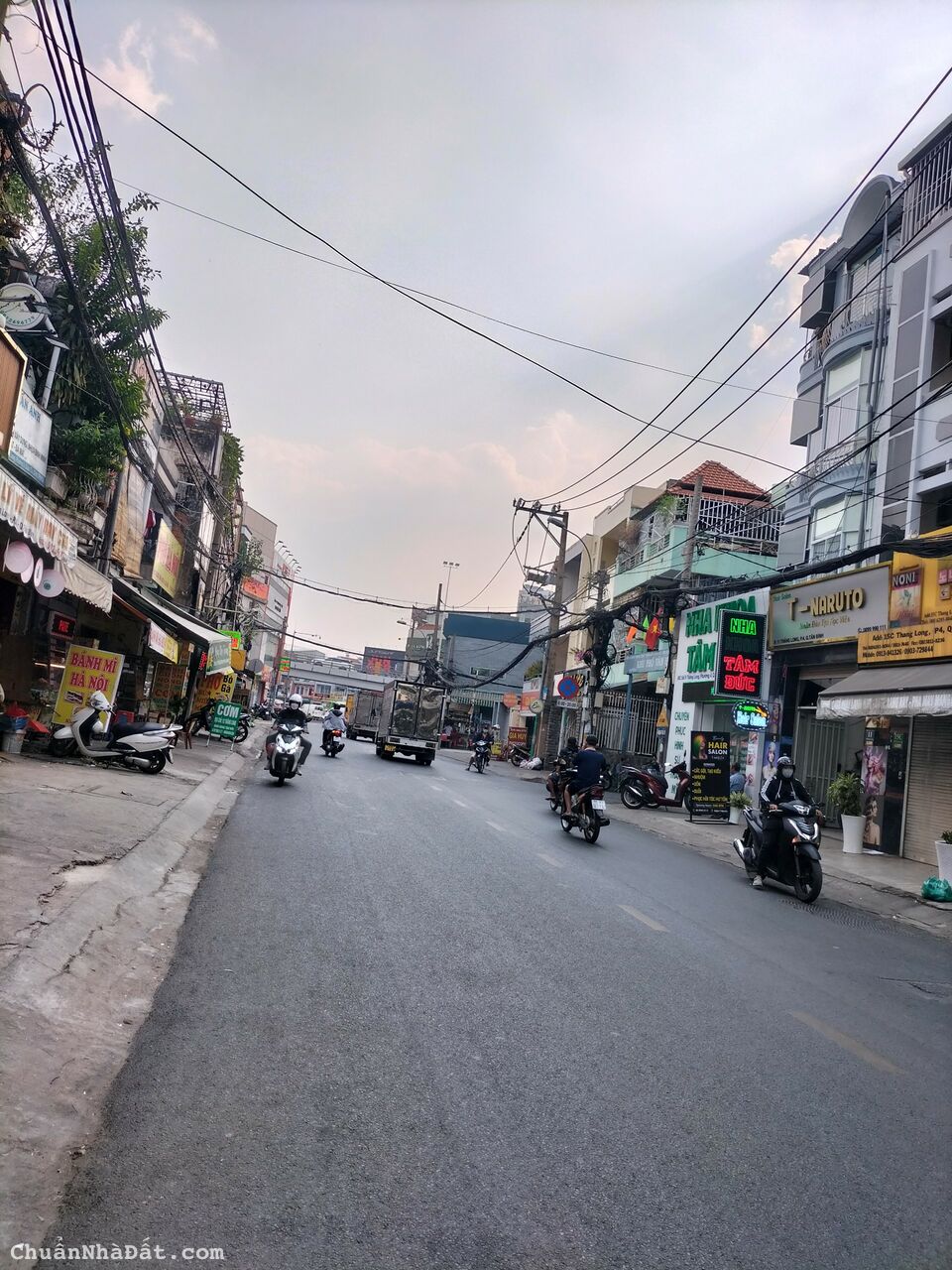 Cho thuê nhà góc 2MT 236K Lê Văn Sỹ, Phường 1, Quận Tân Bình, DT: 20x22m, giá: 250tr