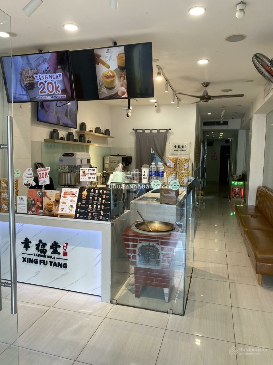 Cho thuê mặt bằng 44 Nguyễn Huệ, Quận 1, DT: 5x24m, trệt + 1 lầu, giá: 230tr thương lượng