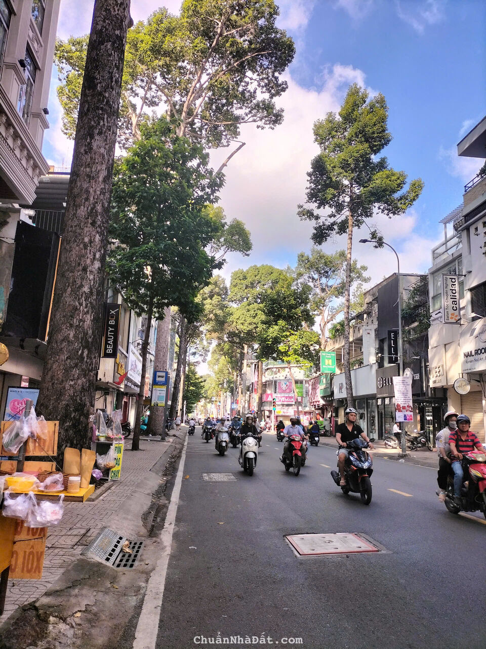 Cho thuê nhà mặt tiền 24 Nguyễn Trãi Quận 5, DT: 5x25m, nở hậu:15m,KC: 5 lầu, giá : 125tr/ tháng TL Cho thuê nhà mặt tiền 24 Nguyễn Trãi Quận 5, DT: 5x25m, nở hậu:15m,KC: 5 lầu, giá : 125tr/ tháng TL