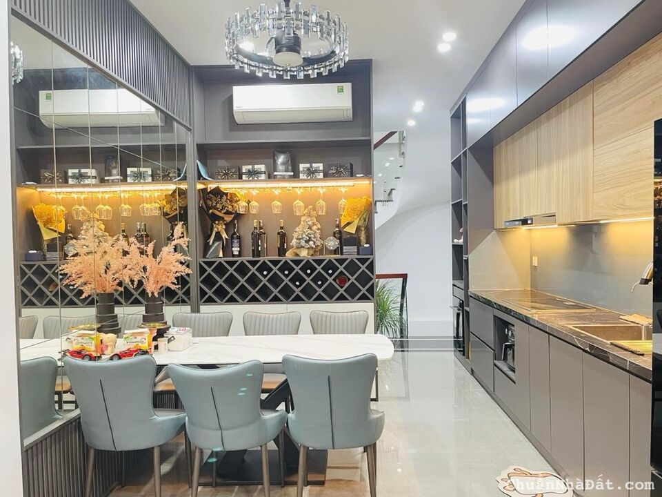 Bán Nhà Tam Trinh, Lô góc, Ô tô Tránh đỗ cổng, 5 tầng, 46m2, 4.55 tỷ