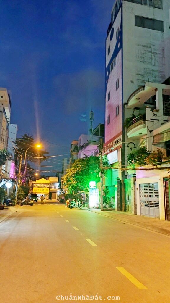 Mặt tiền kinh doanh Đông Hồ 181m2 4 tầng đúc sổ riêng chỉ 10 tỷ Mặt tiền kinh doanh Đông Hồ 181m2 4 tầng đúc sổ riêng chỉ 10 tỷ