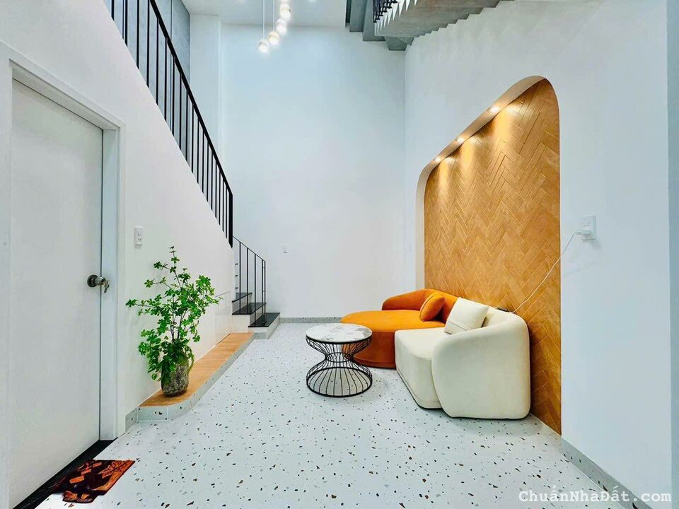 Bán gấp nhà 37m2 hẻm oto Nguyễn Thiện Thuật, P1, Q3 chỉ 2 tỷ 280. Gần ngã sáu Cộng Hoà, xây 3 lầu