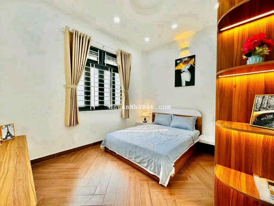 Cô Hai gửi bán nhanh nhà 63m2 ngay Cô Giang, P2, Phú Nhuận Đang cho thuê 15tr, sổ sẵn