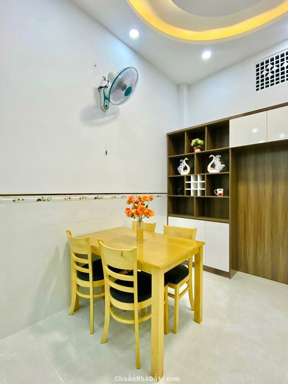 Ngộp ngân hàng bán nhà 36m2 Lãnh Binh Thăng, P12, Q11 chỉ 2ty100